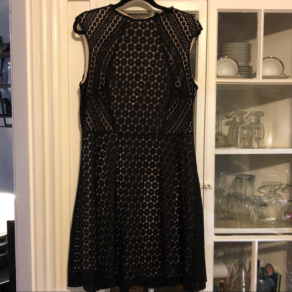 Black geometric pattern dress